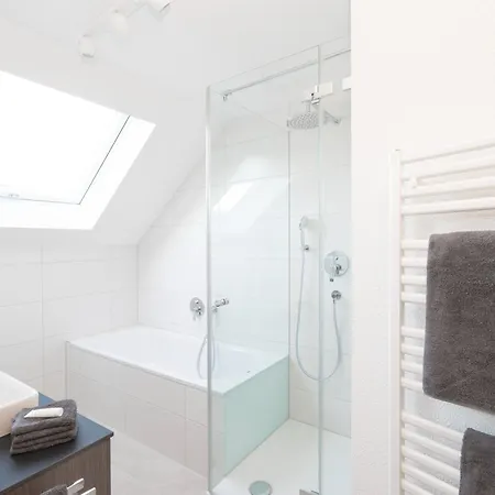 Haus4zimmer - Luxus Mit Blick Ueber Den Bodensee - Mit Garage